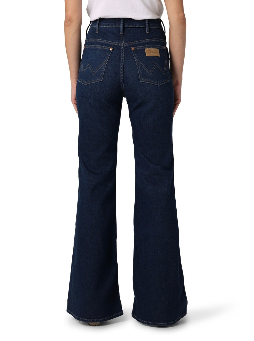 The Wrangler Wanderer 622 Dark Wash Flares